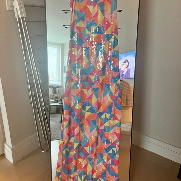 On My Way Maxi Dress in Triangle Geo
Show Me Your Mumu - Picture 1 of 4